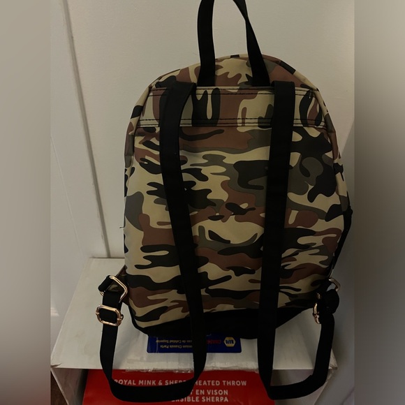 Claire’s Mini Backpack 🎒 - Picture 2 of 4